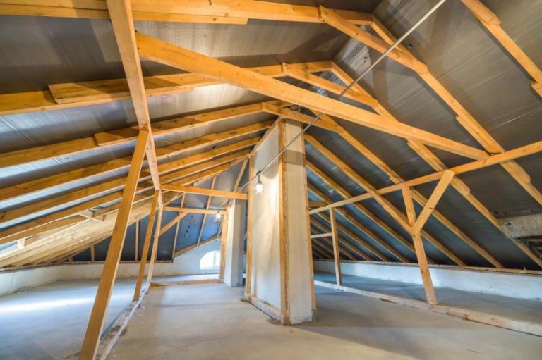 Comment réussir l'isolation des combles à VILLEDIEU-LES-POÊLES ?